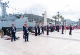 Arriado de bandera por la Fiesta Nacional