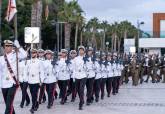 Arriado de bandera por la Fiesta Nacional