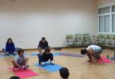 Taller de yoga en familia de Educacin