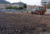 Visita de la concejala de Educacin a las obras de la pista polideportiva del Colegio Nuestra Seora del Mar en Santa Luca