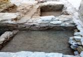Aparicin de restos cermicos y un osario en el Anfiteatro Romano