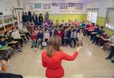 Visita de la alcaldesa, Ana Belén Castejón, al colegio de Pozo Estrecho