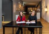 Firma de Noelia Arroyo y Andrea Levy del convenio de colaboracin entre Madrid y Cartagena en promocin cultural