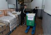 Entrega de alimentos donados por Estación Madrid de Santa Ana