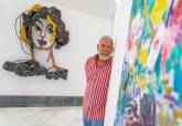 Willy Ramos llena de color y de vida las salas de exposiciones del Palacio Consistorial con la muestra Ro de flores