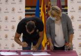 Firma del acuerdo de colaboracin para la promocin del baloncesto en Cartagena 