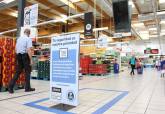 Visita de Manuel Padn a Carrefour para supervisar las medidas de seguridad e higiene