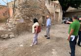 Visita de Manuel Padn al barrio de San Antn para comprobar el estado de los solares