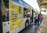 Campaña de Igualdad 'Los caballeros de ahora son feministas' en los autobuses de la línea 5