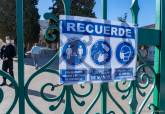 Medidas de seguridad a la entrada del cementerio de Los Remedios de cara a la festividad de Todos los Santos