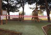 Parques infantiles precintados por el Ayuntamiento