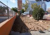 Obras de acondicionado en el tramo de acera de la calle Igeniero de la Cierva frente al colegio Mastia