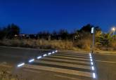 Imagen nocturna de un paso de peatones dotado con este mismo sistema en Santa Ana