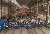 Trabajadores de Navantia junto al S81 durante su construccin