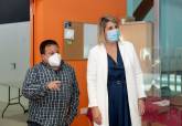 Noelia Arroyo y Diego Ortega visitan el nuevo local de la Escuela de Ajedrez Lapuerta