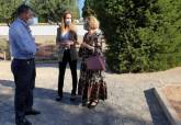 Visita de Mercedes Garca al cementerio musulman de Murcia