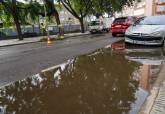 Operarios municipales subsanando los daos causados por la lluvia