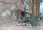 Edificio de la Alameda cuyo derrumbe ha provocado caída de cascotes a la vía pública