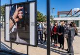 Inauguración de la exposición de homenaje al transportista en el puerto