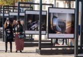 Inauguración de la exposición de homenaje al transportista en el puerto