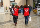 Mesa petitoria por el Día de la Banderita de Cruz Roja
