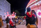 Encendido de las luces de navidad e inauguración del belén municipal y la zona de ocio del puerto