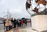 Monumento a Elcano en la terminal de cruceros