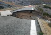 Derrumbe de la calzada en las Cuestas del cedacero por las lluvias.