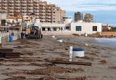 Trabajos de limpieza en playas tras el temporal