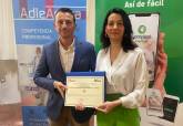 Entrega de certificados a empresas distinguidas por la ADLE