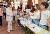 Alumnos del IES Ben Arab� votan en los presupuestos participativos
