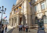 Izado de bandera arcoiris por el Día contra la LGTBIfobia 2022