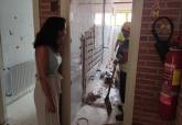 Irene Ruiz visitando las obras de centros educativos