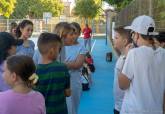 La alcaldesa celebra la vuelta al cole con los alumnos del CEIP Cuatro Santos