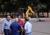 Trabajos de vallado en el Parque de los Exploradores en el polígono de Santa Ana