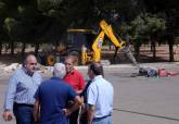 Trabajos de vallado en el Parque de los Exploradores en el polígono de Santa Ana