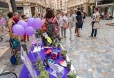 Visita a la mesa informativa instalada por parte de la asociación AFAL con motivo del Día Mundial del Alzheimer