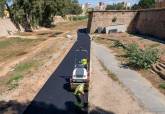 Obras de asfaltado de la senda peatonal del Espacio Algameca