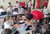 Jugadores del Jimbee visitando al colegio San Vicente del Paul