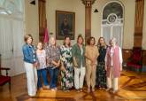 La alcaldesa, Noelia Arroyo ha recibido en el Palacio Consistorial a los miembros de la Asociación de Caridad de San Vicente de Paúl, grupo Casa del Niño