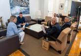 La alcaldesa recibe al presidente de la Asociaci�n Can�nica del Sant�simo y Real Cristo de la Divina Misericordia