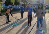 El CEIP Beethoven practica el hockey en linea con el C. H. Cartagena