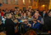 4.000 raciones de roscón gigante de reyes se han repartido en la plaza del Ayuntamiento
