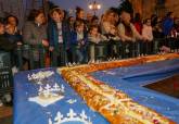 4.000 raciones de roscn gigante de reyes se han repartido en la plaza del Ayuntamiento