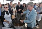 Miles de personas degustan las tradicionales pelotas galileas en día grande de Pozo Estrecho