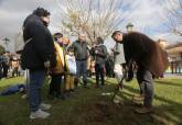 La Concejala de Igualdad colabora con Afammer en la plantacin de encinas para honrar a las mujeres rurales