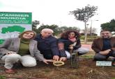 La Concejala de Igualdad colabora con Afammer en la plantacin de encinas para honrar a las mujeres rurales