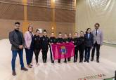 La alcaldesa hace entrega de la bandera de Cartagena a las gimnastas que participan en la Copa de Espaa de Gimnasia Esttica de grupo