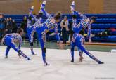 La alcaldesa hace entrega de la bandera de Cartagena a las gimnastas que participan en la Copa de Espaa de Gimnasia Esttica de grupo