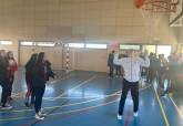Jornada de 'Encesta con nosotros' con el Odilo CB en los colegios MIralmonte y Narval
